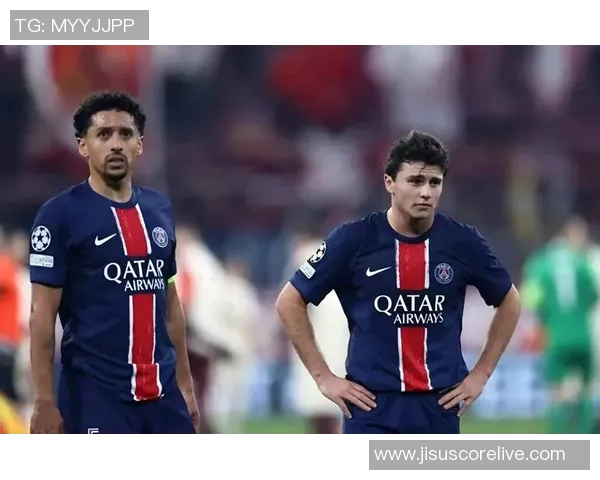 英超激战：利物浦完胜巴黎圣日耳曼红牌事件引发全场热议与战术分析