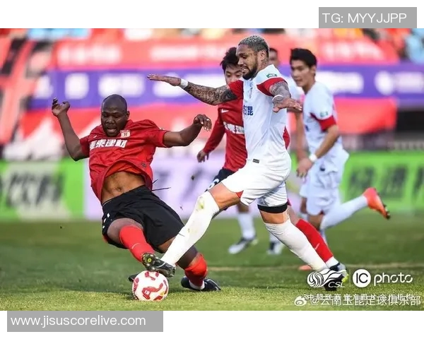 中超赛场惊现冷门莱比锡小胜里昂引发全场热议与十大精彩进球回顾