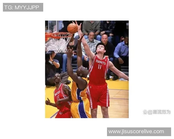 姚明在受伤后坚持训练展现不屈精神与职业操守的励志故事