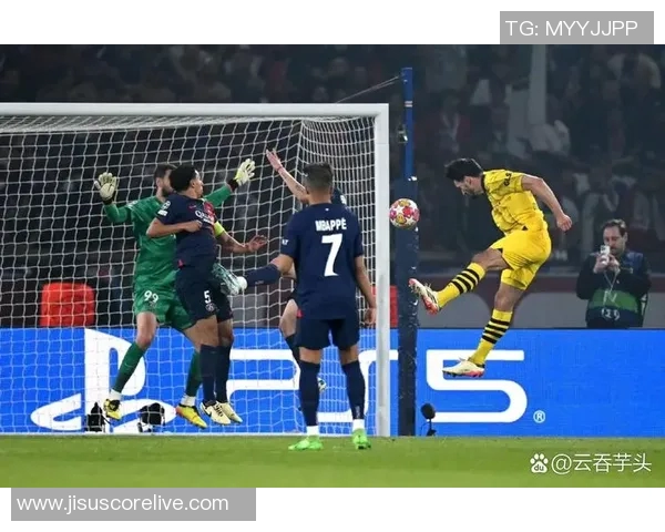 友谊赛精彩回顾：多特蒙德与巴黎圣日耳曼2比2平局战术分析与逆转时刻解读