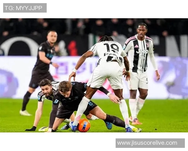 中超激战尤文图斯逆转那不勒斯争议判罚引发全场热议