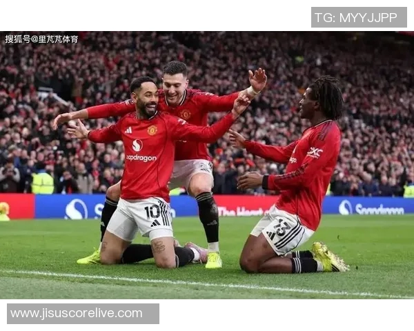 国王杯激战曼联与曼城零平战术解析引发全场热议 国王杯激战曼联与曼城零平战术解析引发全场热议