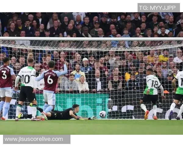 莱比锡大胜波尔图引发争议判罚全场沸腾的欧联杯之夜 莱比锡大胜波尔图引发争议判罚全场沸腾的欧联杯之夜