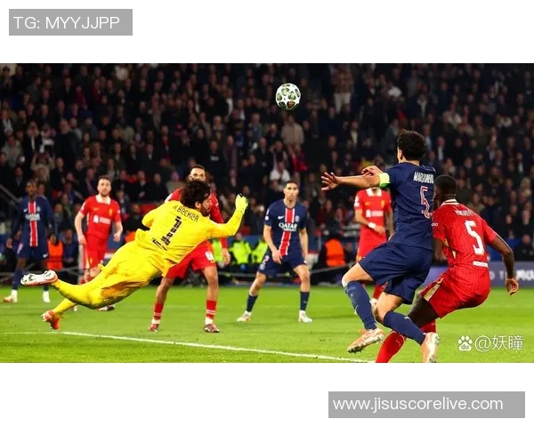 中超精彩对决巴黎圣日耳曼与切尔西激战成平局神扑瞬间引发全场狂欢 中超精彩对决巴黎圣日耳曼与切尔西激战成平局神扑瞬间引发全场狂欢