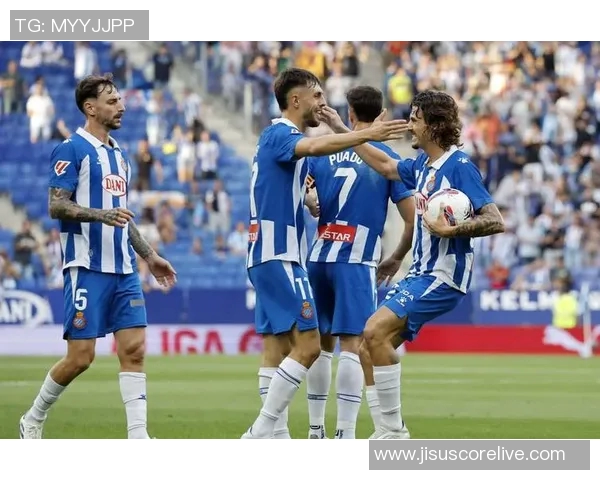 德甲焦点战波尔图大胜多特蒙德全场沸腾赛后点评引发热议 德甲焦点战波尔图大胜多特蒙德全场沸腾赛后点评引发热议