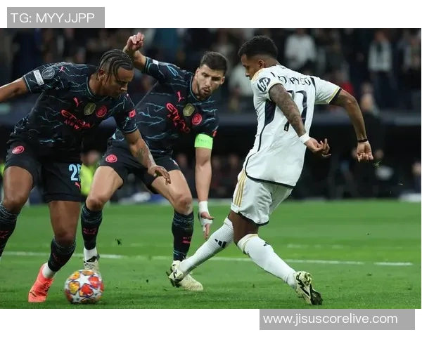 英超激战巴萨狂胜皇马五球逆转引爆全场激情