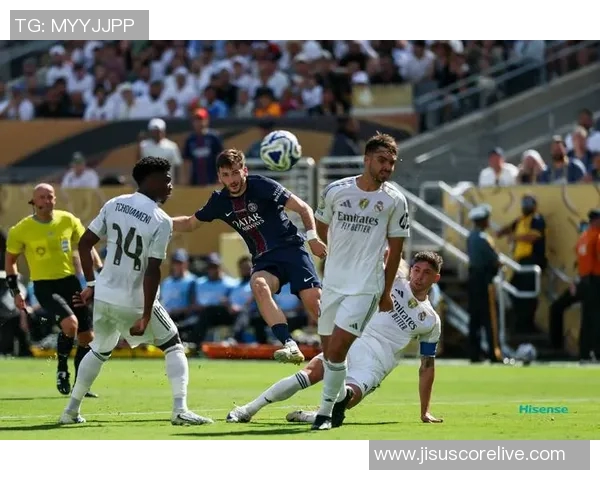 中超精彩对决巴黎圣日耳曼大胜皇马乌龙球成为全场焦点引发热议