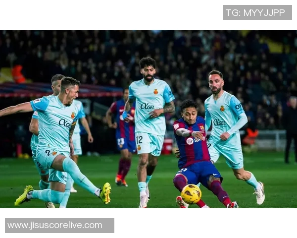 国王杯精彩对决曼联逆转巴萨帽子戏法引爆全场激情